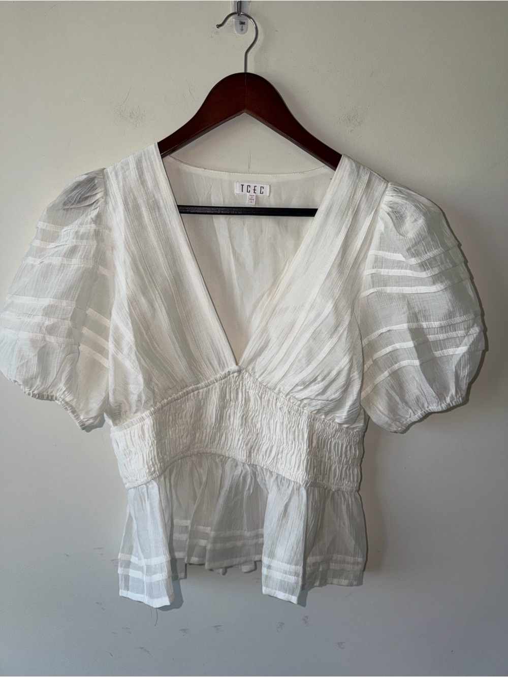 TCEC White V-Neck Puff Sleeve Peplum Blouse Feminine Flirty Date Night